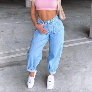 Fashion nova hi Rise mom jeans size M